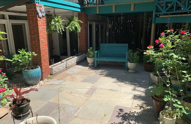 Lovely 1 bedroom apartment in Foxhall Village