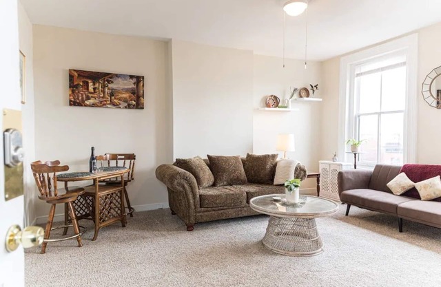 Lovely 1-bedroom apartment in Downton Arts District 5 mins from VCU