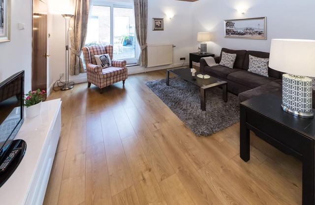 Lovely 1 Bedroom Apartment next to Oxford Street - Ideal for Family of 4