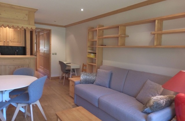Lovely 1-bedroom apt in Méribel, terrace, ski nearby, 5 guests, WiFi