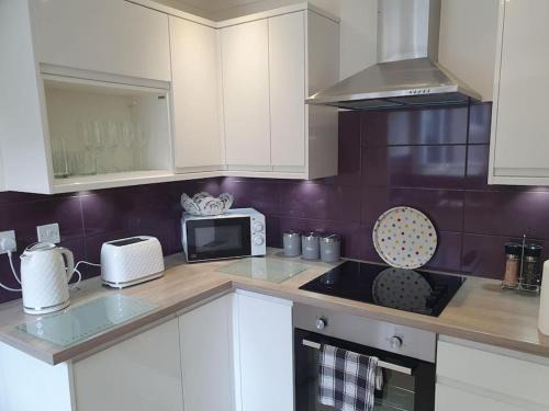 Lovely 1 Bedroom - Free Parking