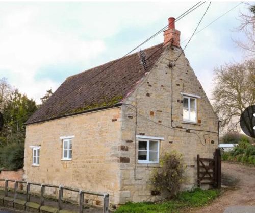 Lovely 2 Bed Victorian Cottage, Denford NN14