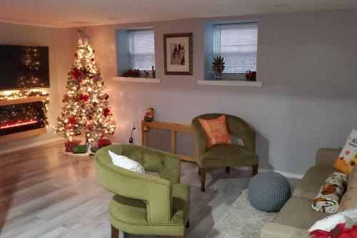 Lovely 2 bedroom Apartment with 2 Entrance and Parking