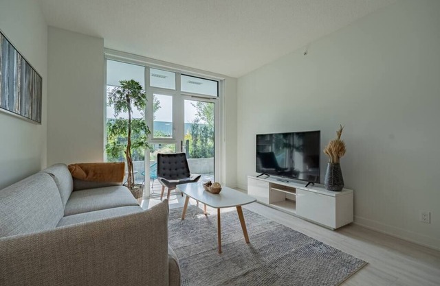 Lovely 2 Bedroom Unit + Large Patio + EV Charging