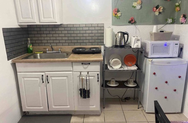Lovely 2-Bedroom Apt w/Mini Gym