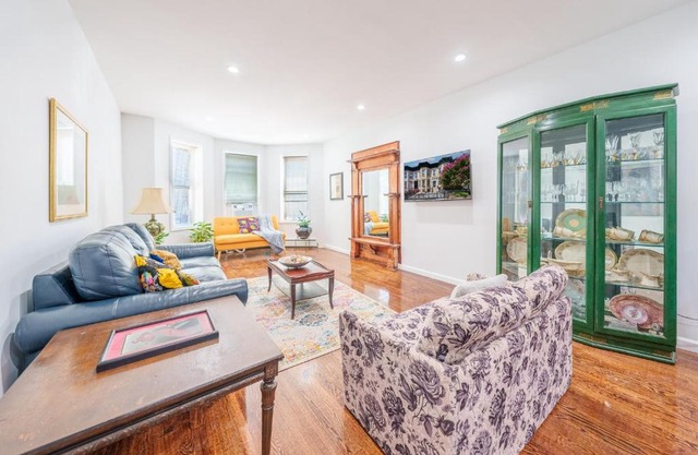 Lovely 2 bedroom in the hearts of crown heights