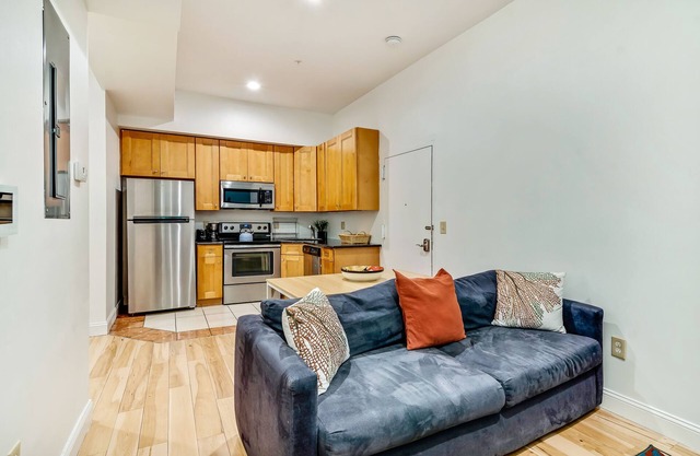 Lovely/2BD/2BA Flat near Convention Center-Chinatown/Center City