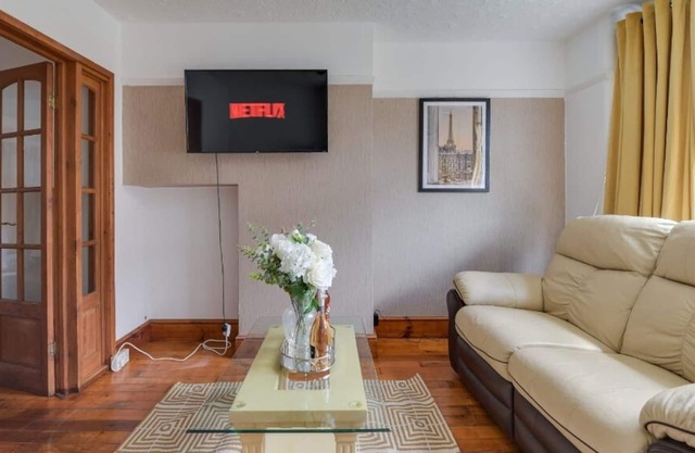 Lovely 3-Bed Apartment in Manchester