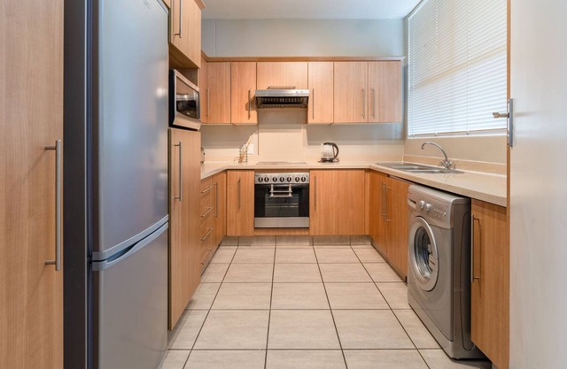 Lovely 3 Bedroom unit in Sandton : Kambula 505