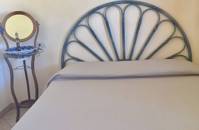Lovely 3 Rooms House with Large Sunset Terrace - 2 Minutes from the Beach!