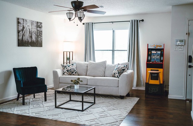 Lovely 3br/2.5ba Home Near Six Flags/La Cantera
