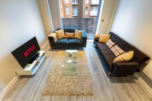 Lovely 4-sleeper Apartment in Central Slough with Free Parking