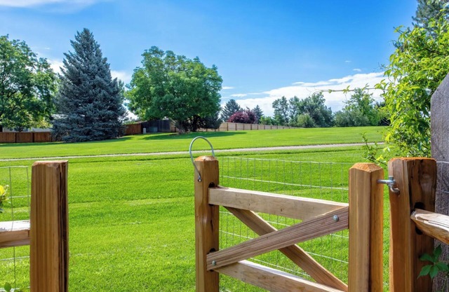 Lovely 4BR on a Park with Gym + Game Room + Theater Room + Jogging Trails