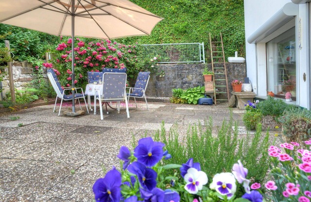 Lovely apartment for 4 guests with WIFI, TV, patio and pets allowed