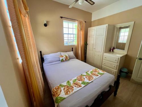 Lovely and cozy 2 bedroom apt with oceanic view