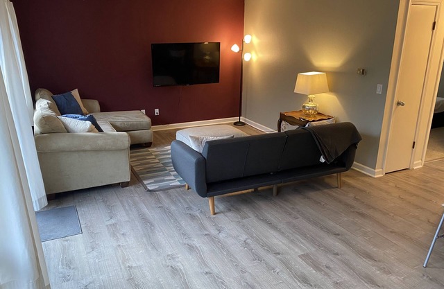 Lovely and Spacious 2 Bedroom 1 Bathroom in Seattle