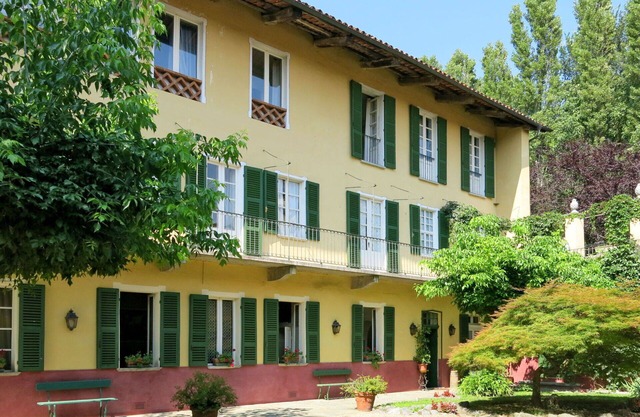 Lovely apartment for 6 people with WIFI, TV, balcony, pets allowed and parking