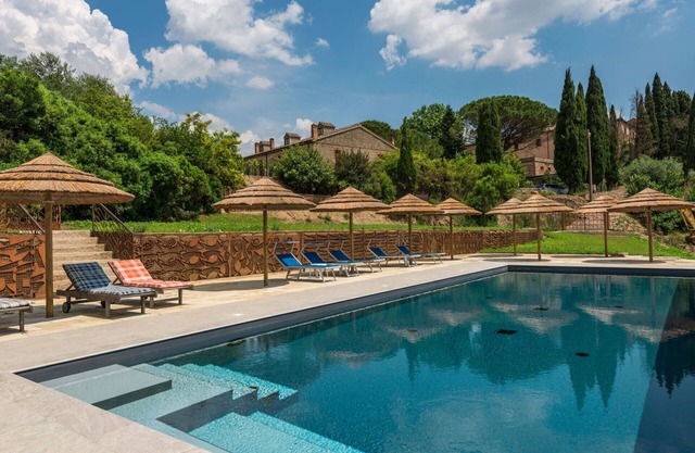 Lovely apartment for 4 guests with A/C, pool, WIFI, TV, terrace, pets allowed and parking