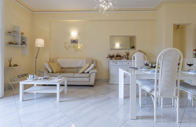 Lovely apartment for 6 guests with A/C, WIFI, TV, terrace and pets allowed