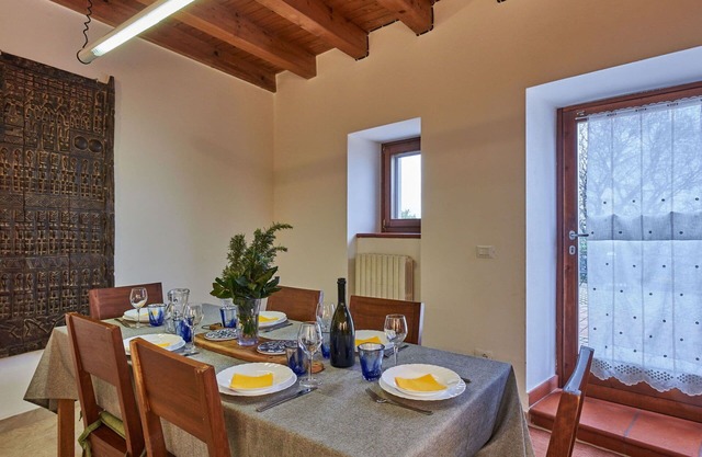Lovely apartment in villa for 8 guests with WIFI, TV, patio and parking
