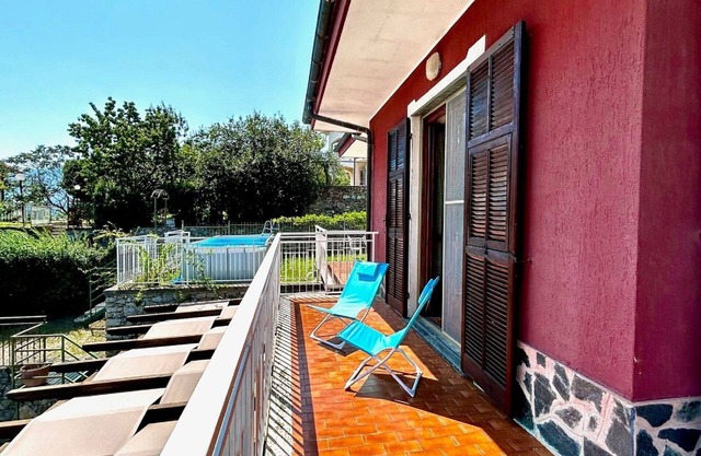 Lovely apartment for 6 people with WIFI, private pool, balcony and pets allowed