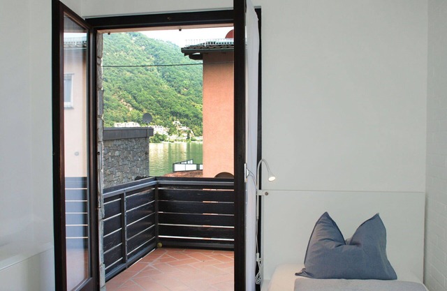 Lovely apartment for 4 people with WIFI, TV, patio, pets allowed and parking