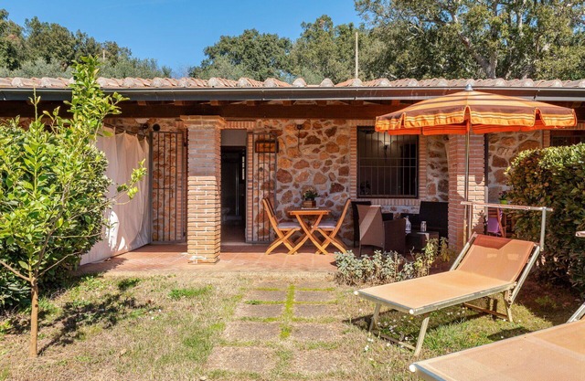 Lovely apartment in villa for 4 people with A/C, WIFI, TV, terrace, pets allowed and parking
