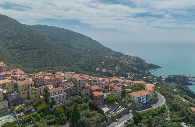 Lovely apartment for 4 people with WIFI, A/C, TV, terrace and parking