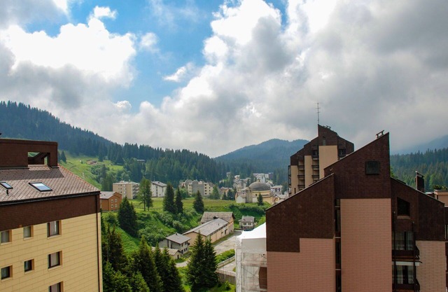 Lovely apartment for 4 people with pool, WIFI, TV, balcony, pets allowed, panoramic view and par.