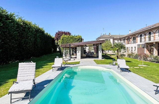 Lovely apartment for 4 guests with pool, WIFI, TV, patio and pets allowed