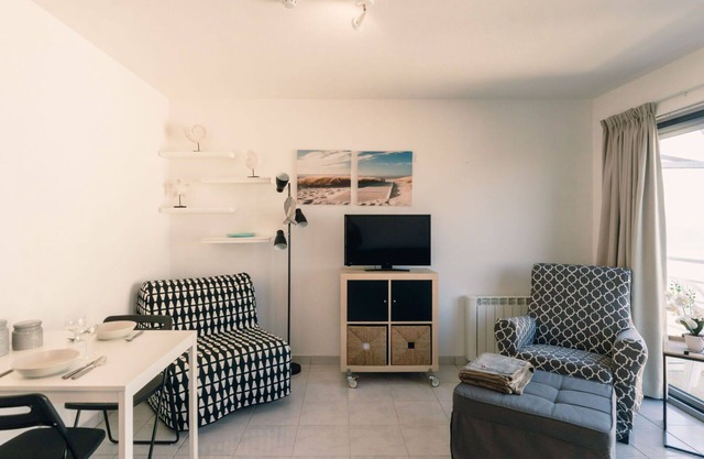 Lovely apartment for 2 people with WIFI, TV and balcony