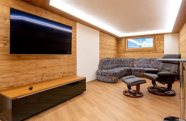 Lovely apartment for 6 people with WIFI, hot tub, TV and balcony
