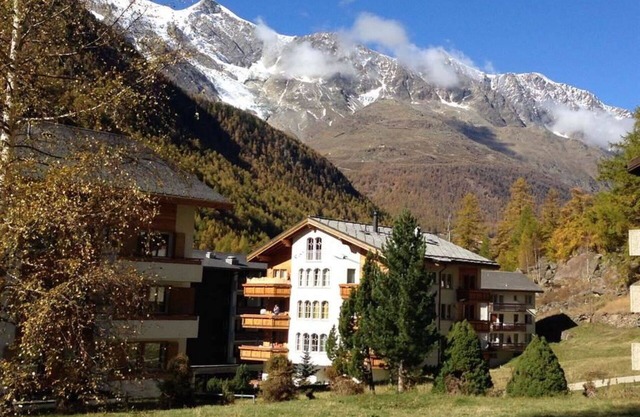 Lovely apartment for 4 people with WIFI, hot tub, TV, balcony and parking
