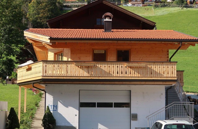 Lovely apartment for 10 people with WIFI, TV, terrace and parking