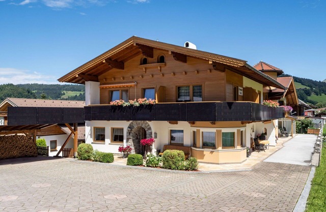 Lovely apartment for 3 guests with WIFI, TV, balcony and parking