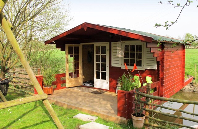 Lovely apartment for 6 people with WIFI, TV, patio, pets allowed and parking