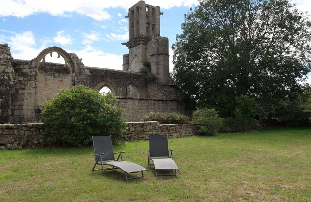 Lovely apartment for 4 guests with WIFI, TV, terrace and parking