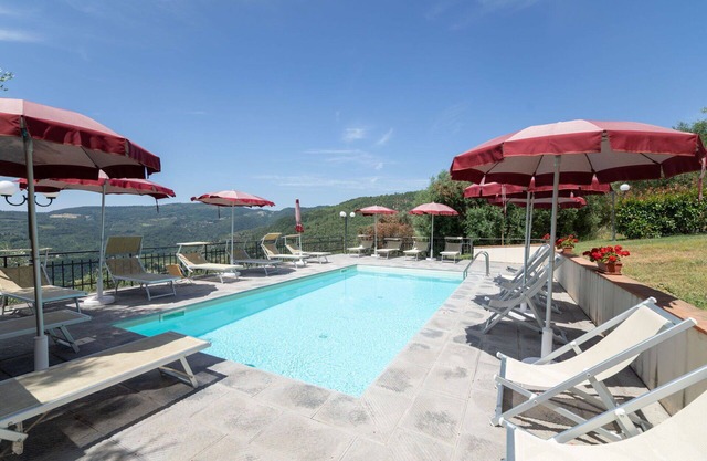 Lovely apartment for 4 people with WIFI, pool, A/C, TV, pets allowed and panoramic view