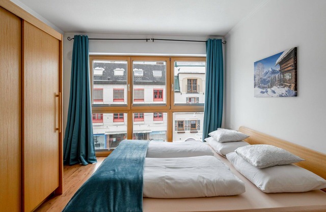 Lovely apartment for 6 guests with WIFI, TV, pets allowed and parking
