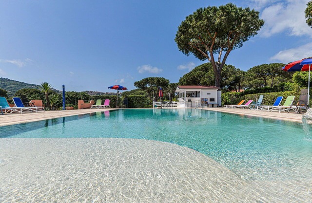 Lovely apartment for 4 people with A/C, pool, WIFI, terrace and parking