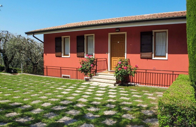 Lovely apartment for 6 guests with WIFI, pool, TV, terrace and parking