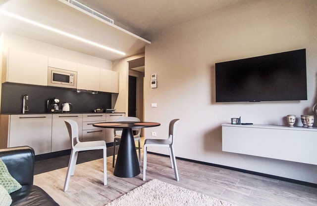 Lovely apartment for 3 people with A/C, WIFI, TV, patio and parking
