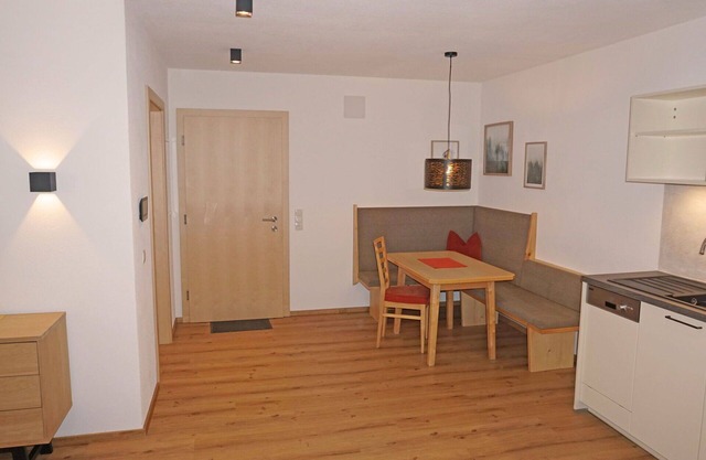 Lovely apartment for 4 people with WIFI, TV and parking