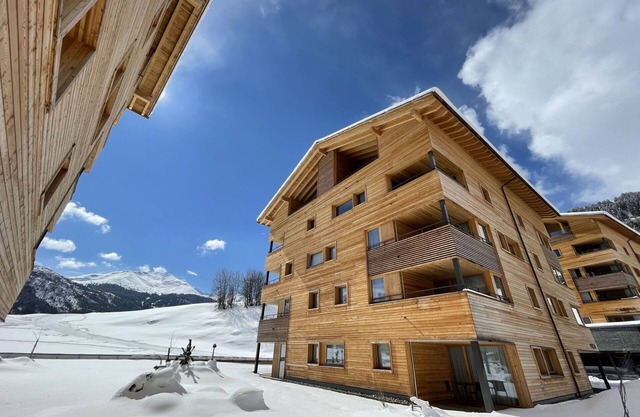 Lovely apartment for 4 guests with hot tub, pool, WIFI, TV, balcony, panoramic view and parking