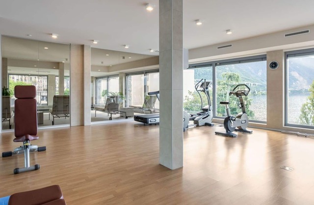 Lovely apartment for 4 guests with WIFI, hot tub, pool, TV, balcony and parking