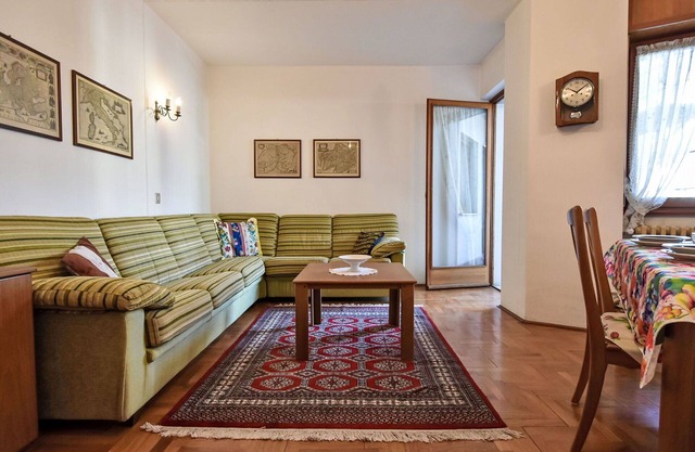 Lovely apartment for 4 guests with WIFI, TV, terrace and parking