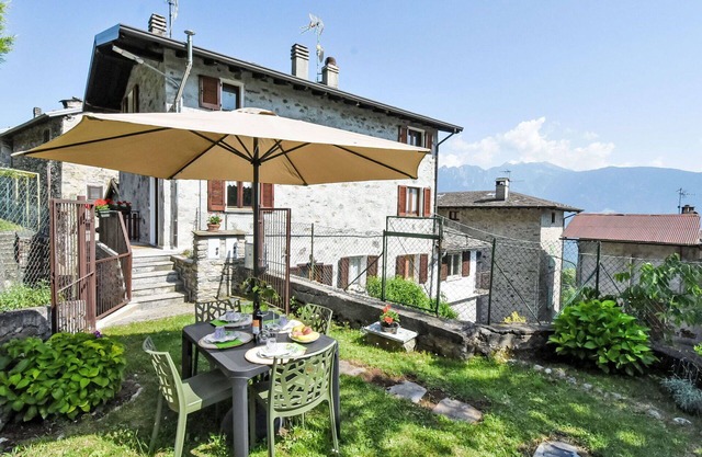 Lovely apartment for 4 guests with WIFI, TV, balcony and pets allowed