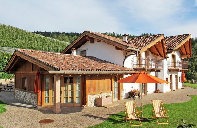 Lovely apartment for 4 guests with WIFI, TV, terrace, pets allowed and parking