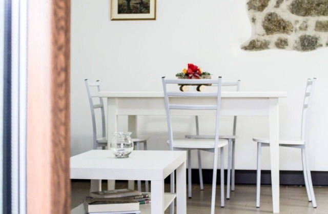Lovely apartment for 4 people with WIFI, TV, balcony, pets allowed and parking