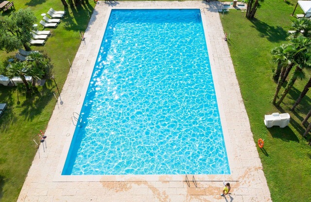 Lovely apartment for 5 guests with WIFI, pool, TV, balcony and parking